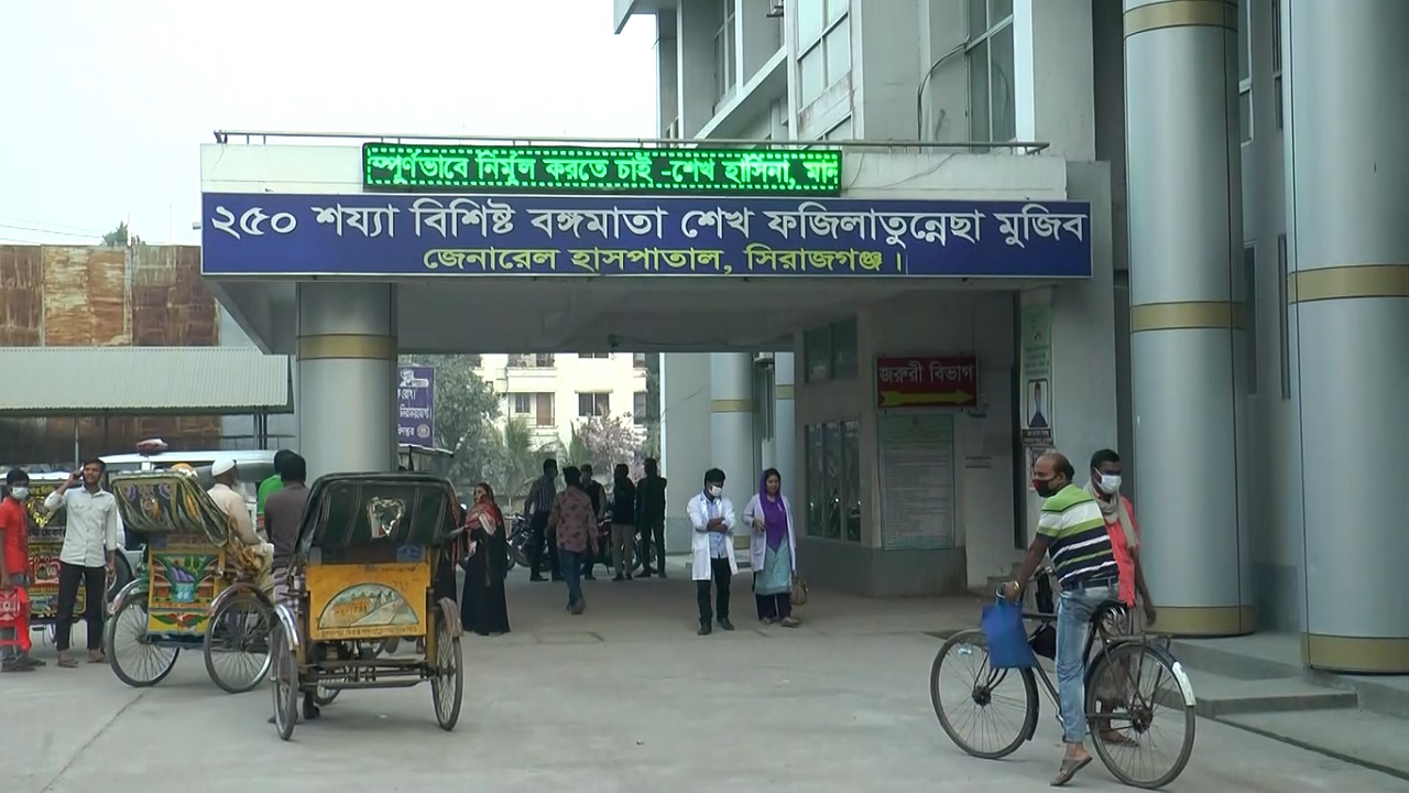 পারিবারিক কলহের জেরে ছোট জা’র শরীরে গরম তরকারি ঢেলে বড় জা আটক পারিবারিক কলহের জেরে ছোট জা'র শরীরে গরম তরকারি ঢেলে বড় জা আটক