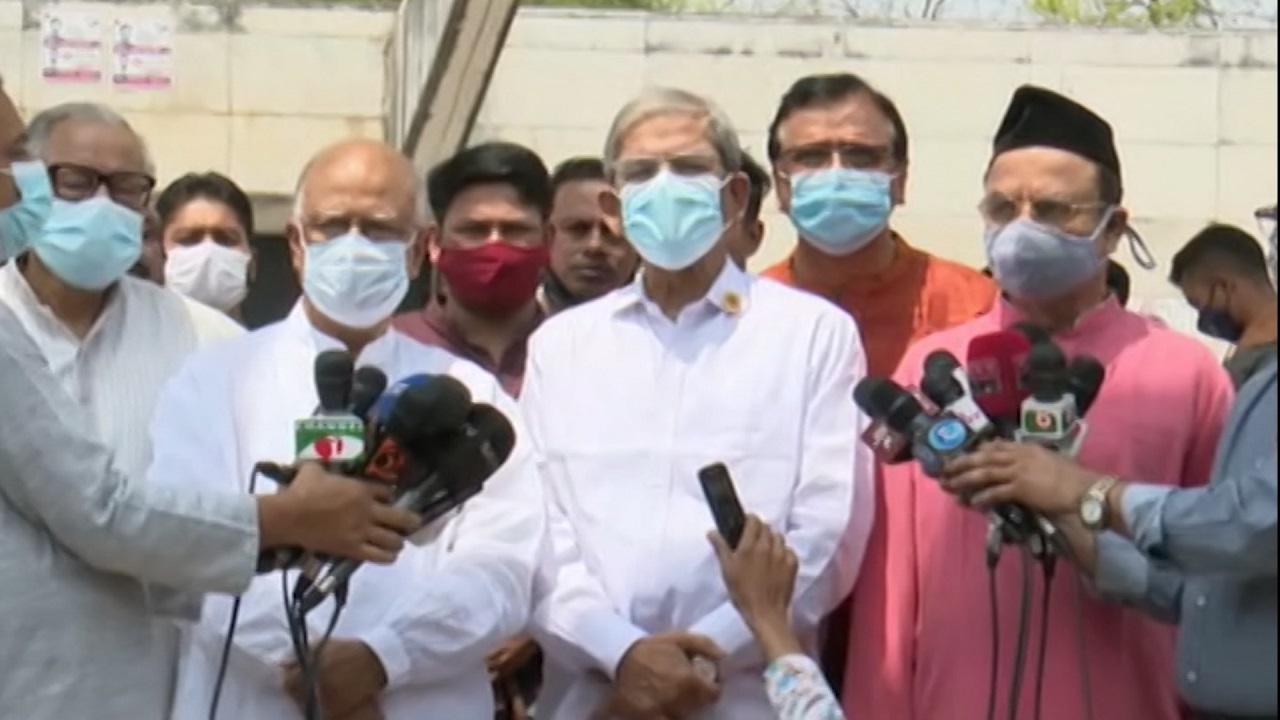 রাজধানী জুড়ে অঘোষিত কারফিউ চলছে: ফখরুল রাজধানী জুড়ে অঘোষিত কারফিউ চলছে: ফখরুল