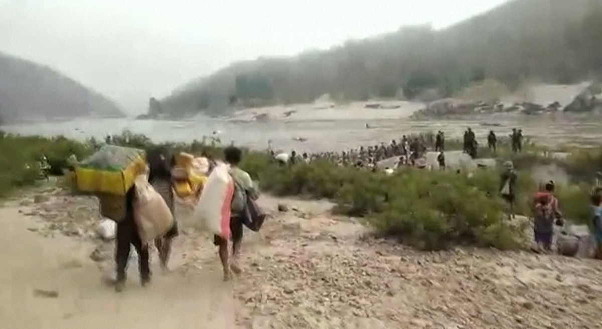 মিয়ানমারের নাগরিকদের সীমান্ত থেকেই ফেরত পাঠাচ্ছে থাই সেনাবাহিনী