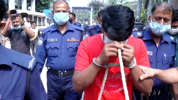 নারায়ণগঞ্জে গ্রেফতার পুলিশসহ দুই সহযোগীর ৪ দিনের রিমান্ড