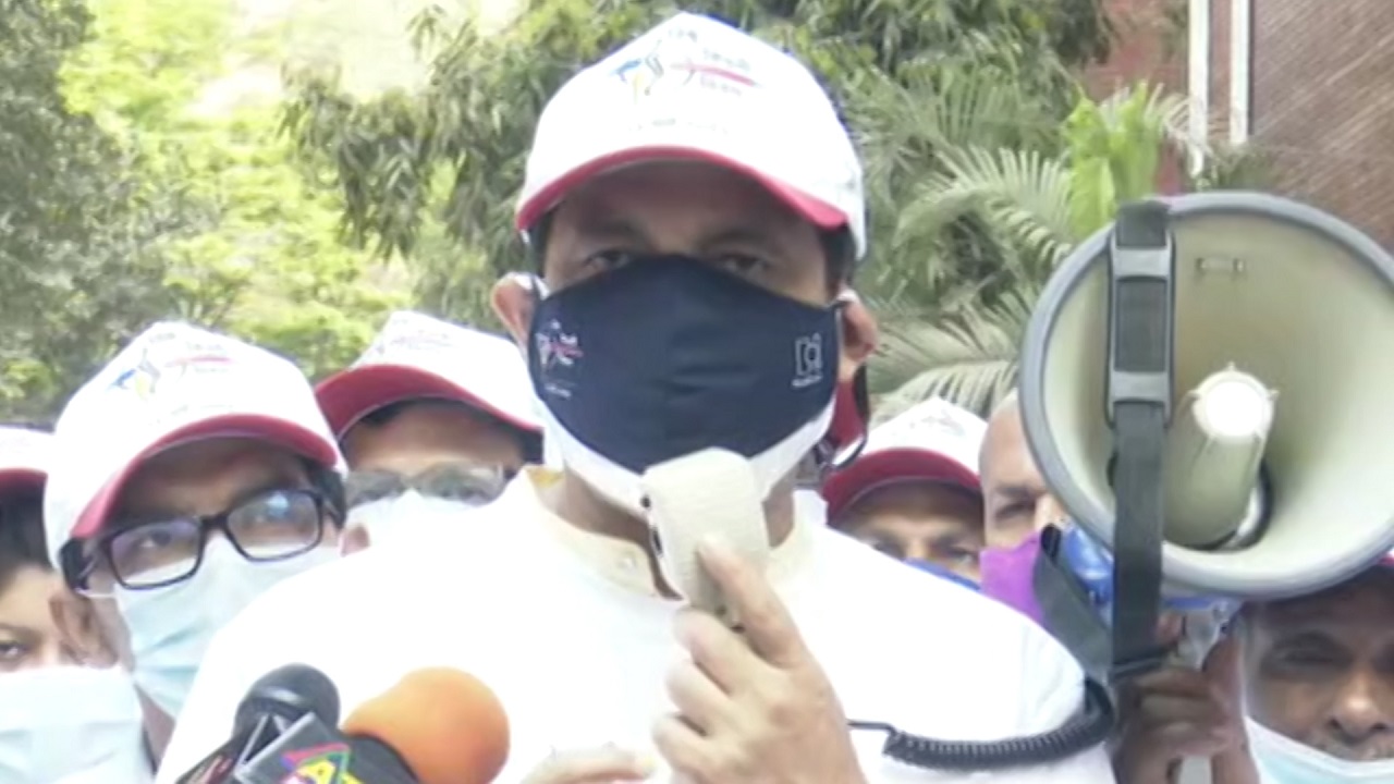 মহাখালীতে ৫০ বেডের ডায়ালাইসিস সেন্টার নির্মাণের ঘোষণা আতিকুলের মহাখালীতে ৫০ বেডের একটি কিডনি ডায়ালাইসিস সেন্টার নির্মাণের ঘোষণা: আতিকুল