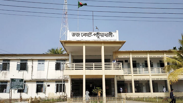 ভরণ-পোষণের দাবিতে ছেলের বিরুদ্ধে বাবার মামলা, গ্রেফতারি পরোয়ানা জারি