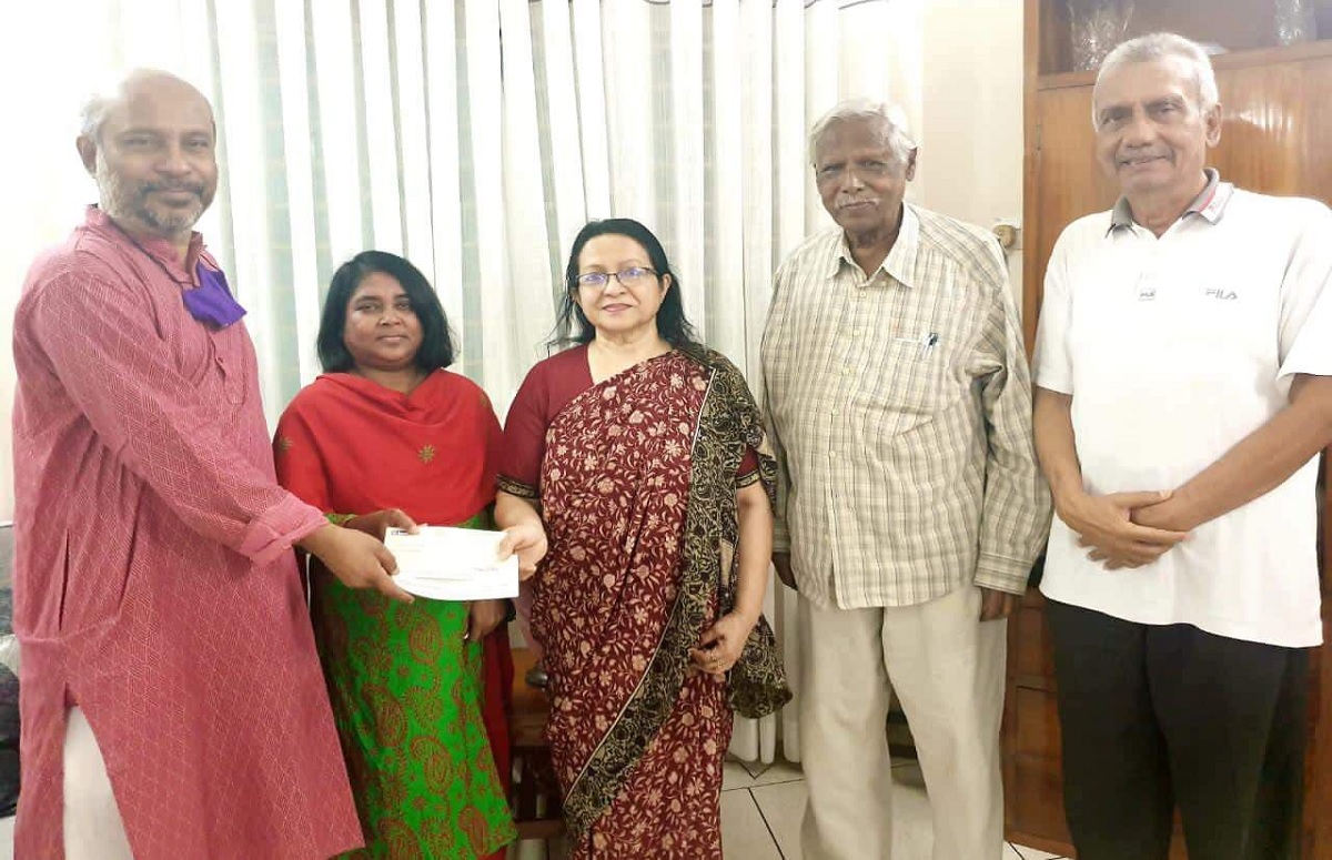 গণস্বাস্থ্য হাসপাতালে ৫০ লাখ টাকা অনুদান দিলেন সামিনা-এহসানুল হক