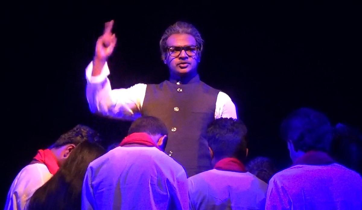 রাজবাড়ীতে মঞ্চায়িত হলো বঙ্গবন্ধুর জীবন কাহিনী নিয়ে নির্মিত নাটক, নবাব থেকে মুজিব