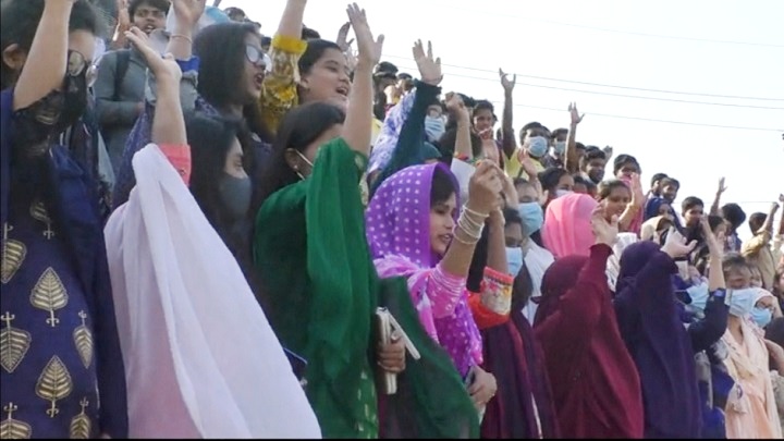 বিশ্ব রেকর্ড গড়তে ১০ কি.মি সড়কজুড়ে আলপনা অঙ্কন করবে গাইবান্ধার শিক্ষার্থীরা