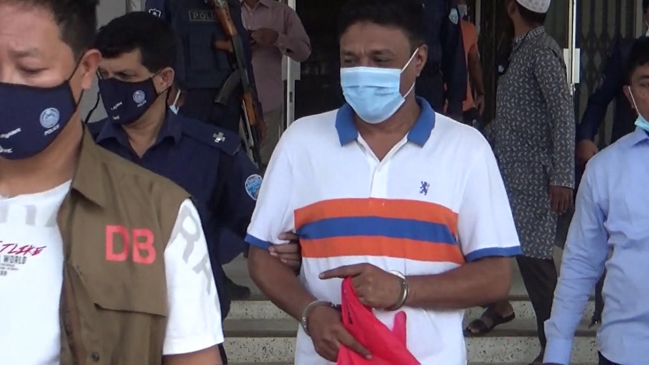 বসুরহাটে সংঘর্ষ: পুলিশের ওপর হামলা মামলায় কারাগারে বাদল বসুরহাটে সংঘর্ষ: পুলিশের ওপর হামলা মামলায় কারাগারে বাদল