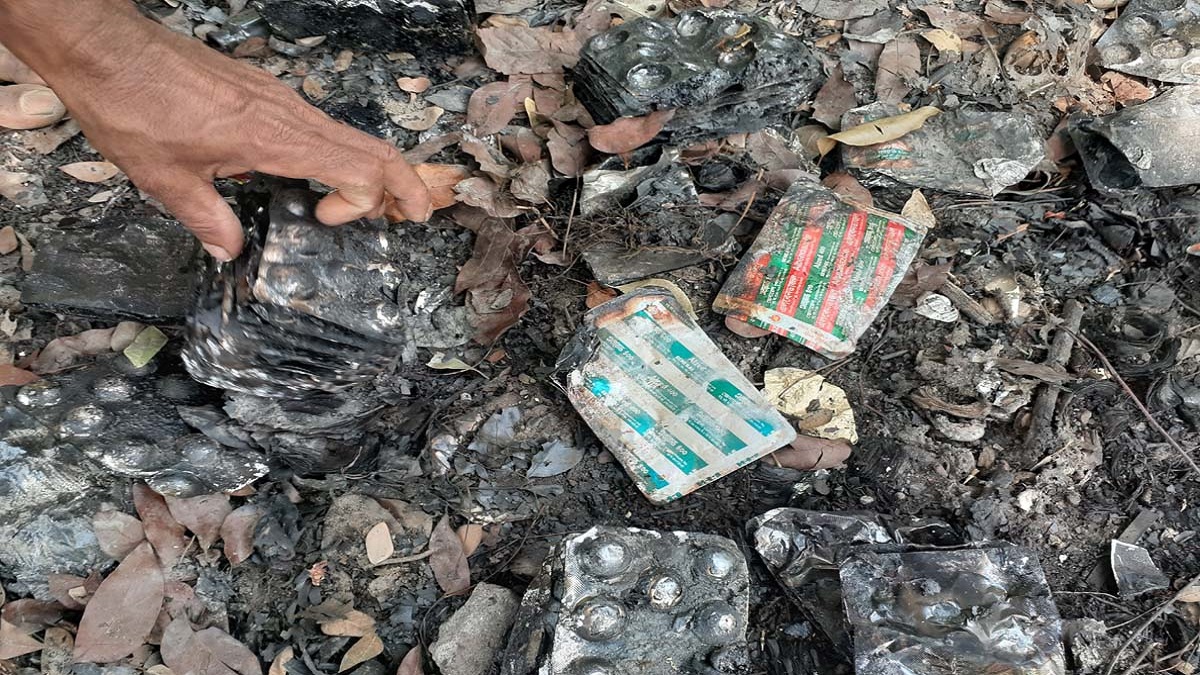 অবলীলায় পুড়লো নামীদামী সরকারি ওষুধগুলো!