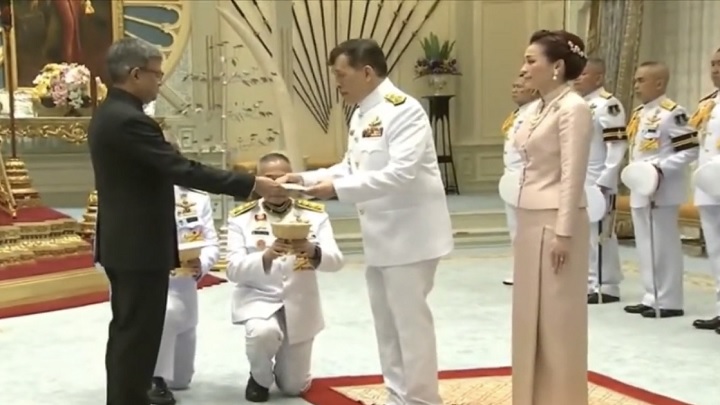 থাইল্যান্ডের রাজার কাছে বাংলাদেশের রাষ্ট্রদূতের পরিচয়পত্র পেশ