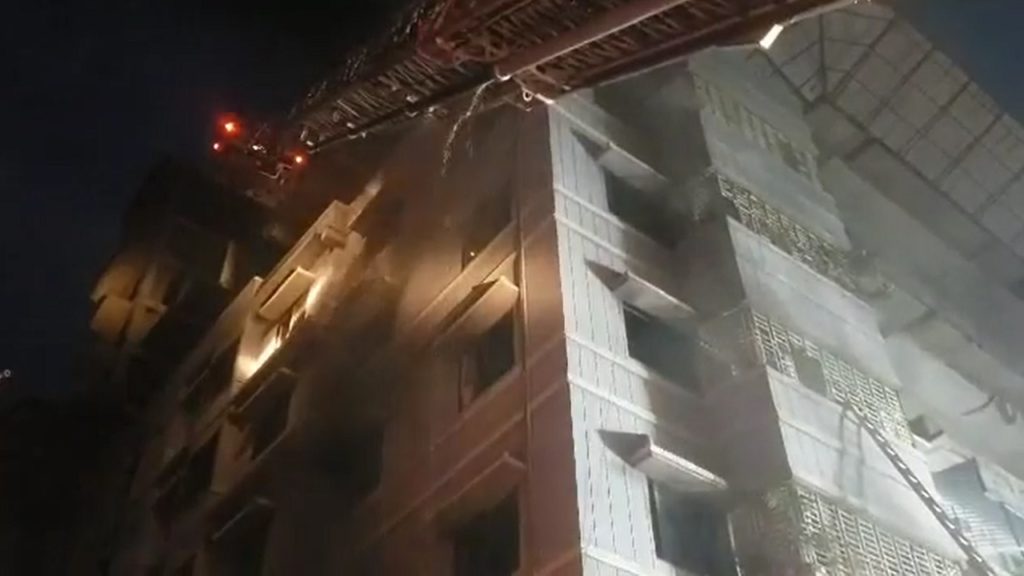 রাজধানীর আরমারিটোলার আগুন নিয়ন্ত্রণে