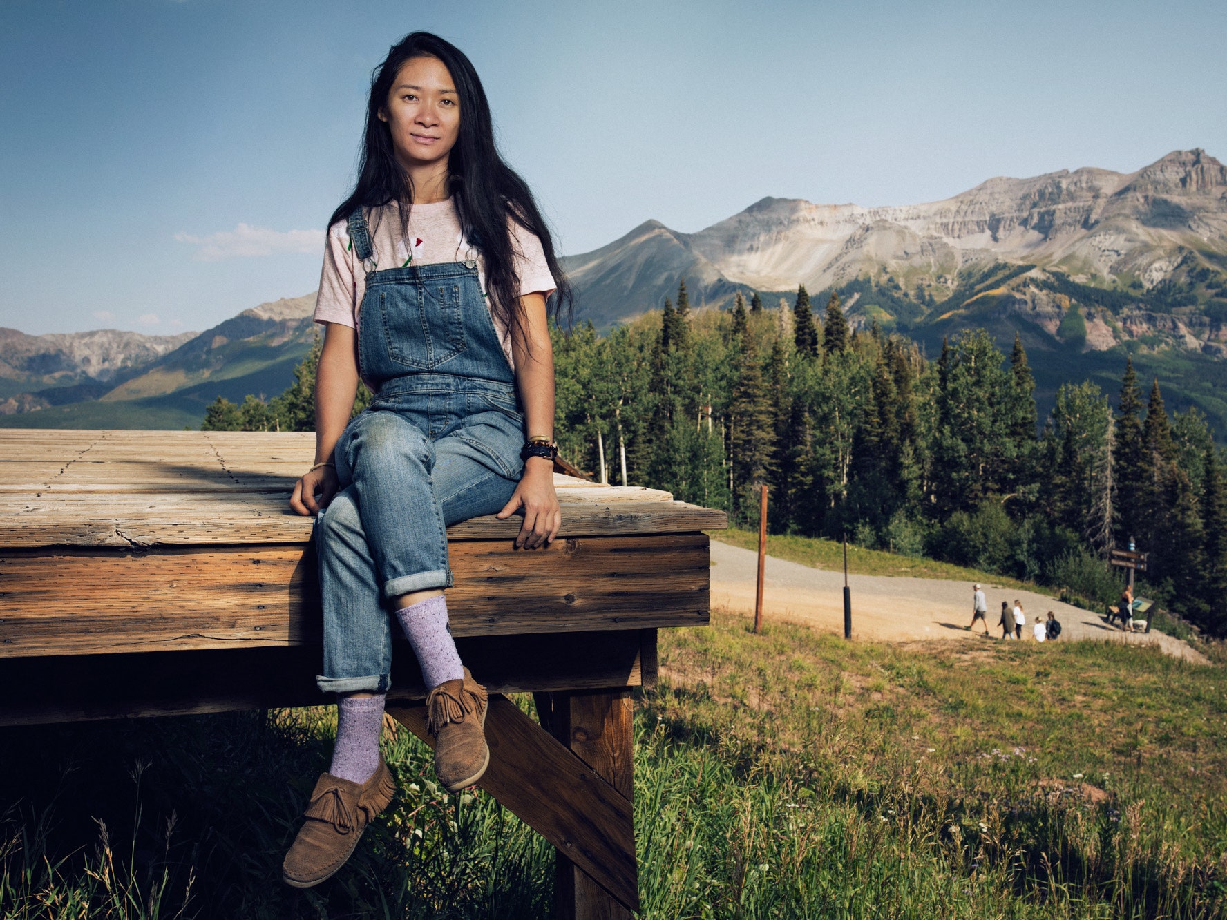 প্রথম এশীয় বংশোদ্ভূত নারী হিসেবে অস্কার জিতলেন ক্লোয়ি ঝাও