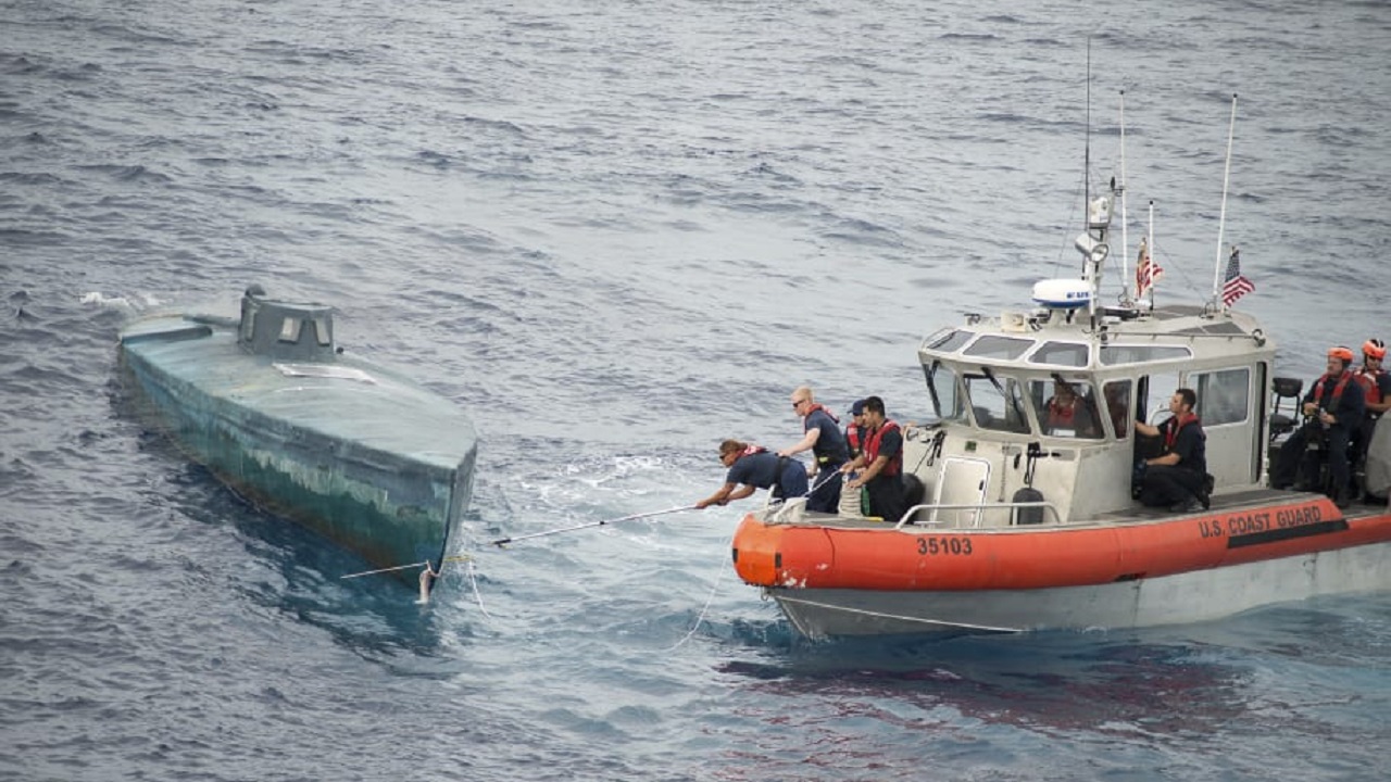 প্রশান্ত মহাসাগরে সাবমেরিনসহ মাদক চোরাকারবারী আটক প্রশান্ত মহাসাগরে সাবমেরিনসহ মাদক চোরাকারবারী আটক