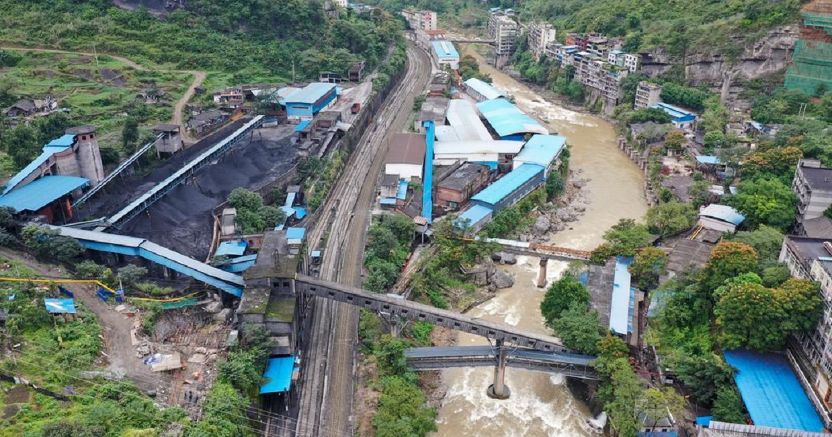 চীনের কয়লা খনিতে দুর্ঘটনা, আটকা পড়েছেন ২১ শ্রমিক