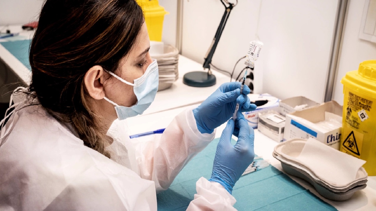 অ্যাস্ট্রাজেনেকার টিকা প্রয়োগ বন্ধ করলো ডেনমার্ক অ্যাস্ট্রাজেনেকার টিকা প্রয়োগ বন্ধ করলো ডেনমার্ক