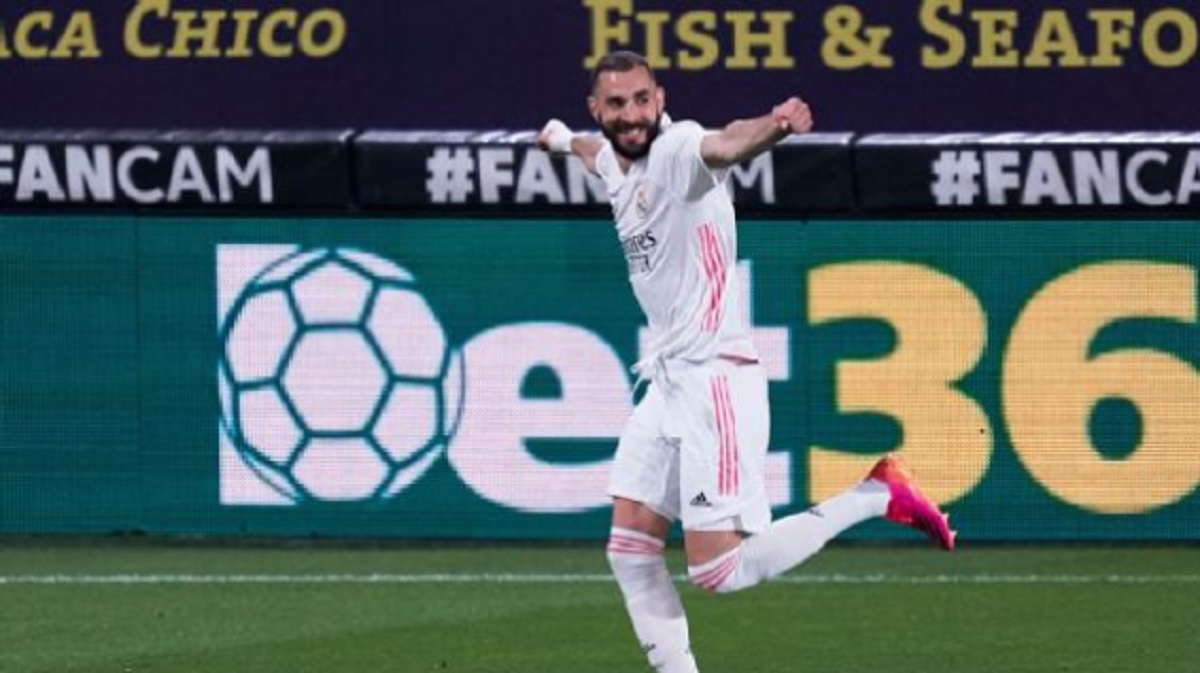 বেনজেমার জোড়া গোলে সহজ জয় পেলো রিয়াল মাদ্রিদ