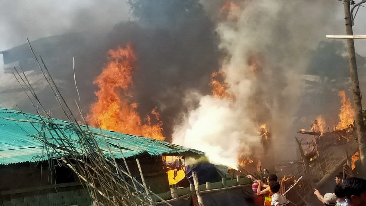 উখিয়ায় রোহিঙ্গা ক্যাম্পে আবারও আগুন, মাদ্রাসাসহ ১০টি ঘর ভস্মীভূত