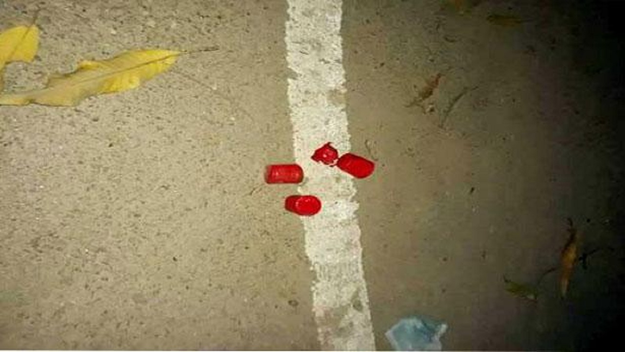 কোম্পানীগঞ্জে সেতুমন্ত্রীর বাড়ির সামনে ককটেল বিস্ফোরণ কোম্পানীগঞ্জে সেতুমন্ত্রীর বাড়ির সামনে ককটেল বিস্ফোরণ