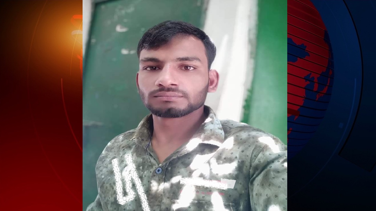 রাজধানীতে গৃহবধূকে বালিশচাপা দিয়ে হত্যার অভিযোগে স্বামী গ্রেফতার রাজধানীতে গৃহবধূকে বালিশচাপা দিয়ে হত্যার অভিযোগে স্বামী গ্রেফতার