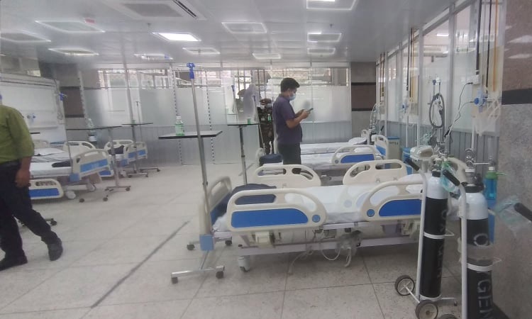 মহাখালীর করোনা ডেডিকেটেড হাসপাতালে চলছে রোগী ভর্তি