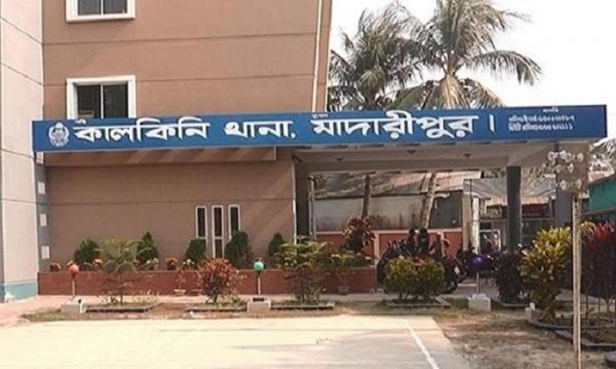 ছেলেকে হত্যার পর আত্মহত্যার চেষ্টা বাবার