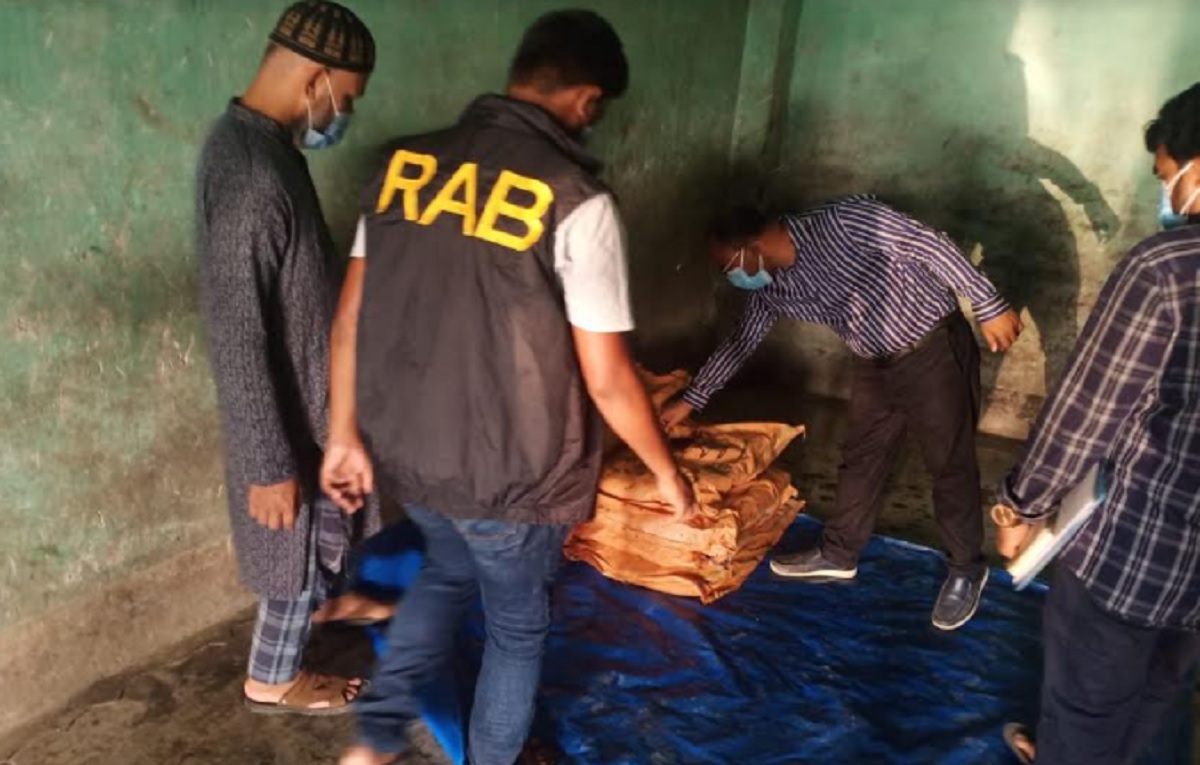 নষ্ট খেজুর বিক্রি করায় ১ লাখ ৬০ হাজার টাকা জরিমানা