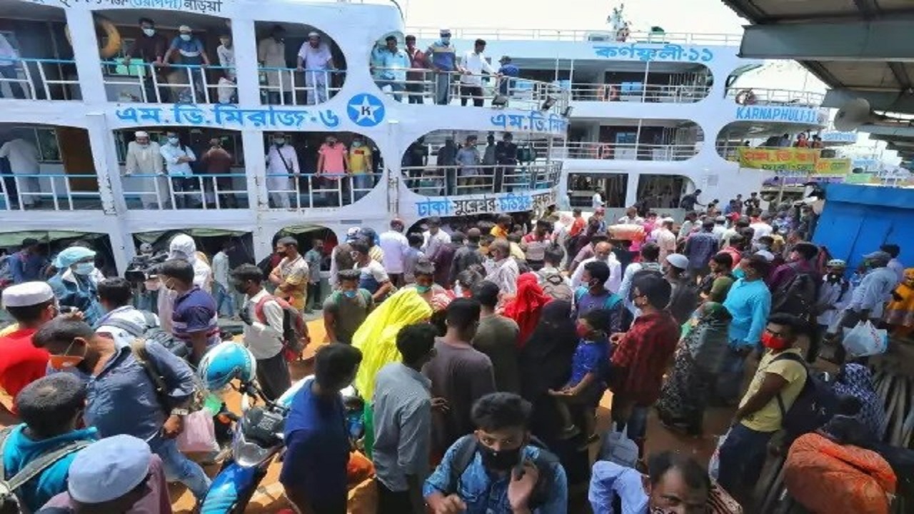স্বাস্থ্যবিধি মানার বালাই নেই লঞ্চে, মাস্কে যাত্রীদের অনীহা স্বাস্থ্যবিধি মানার বালাই নেই লঞ্চে, মাস্কে যাত্রীদের অনীহা