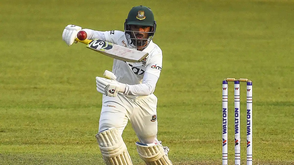 মুমিনুল ফিরে গেলেও সঠিক পথে টাইগাররা