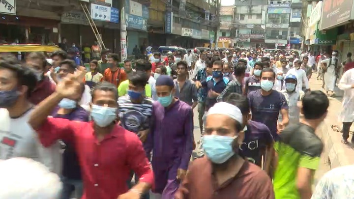 বরিশালে ব্যবসায়ীদের বিক্ষোভ