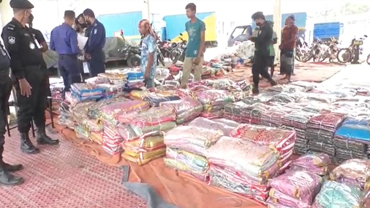 কোটি টাকা মূল্যের ভারতীয় পণ্যসহ ১৮ জন আটক