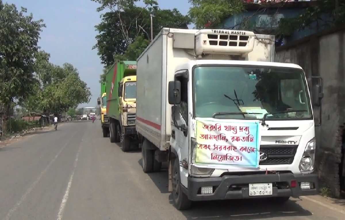 ভারতে জরুরি ওষুধ ও চিকিৎসা সামগ্রীর প্রথম চালান পাঠালো বাংলাদেশ