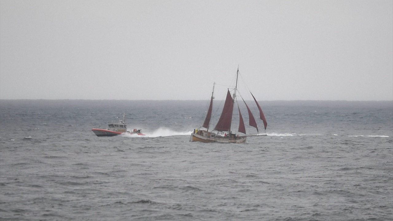 সান ডিয়েগোয় কোস্টগার্ডের অভিযান, মৃত্যু ৩