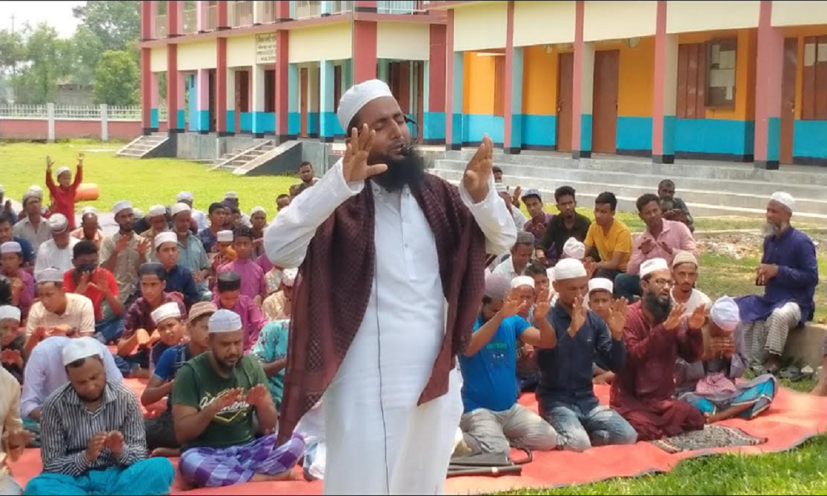 কমলগঞ্জে বৃষ্টির জন্য কৃষকদের উল্টো মোনাজাত