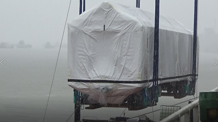 মোংলা বন্দরে পৌঁছালো মেট্রোরেলের ছয়টি রেলওয়ে কার