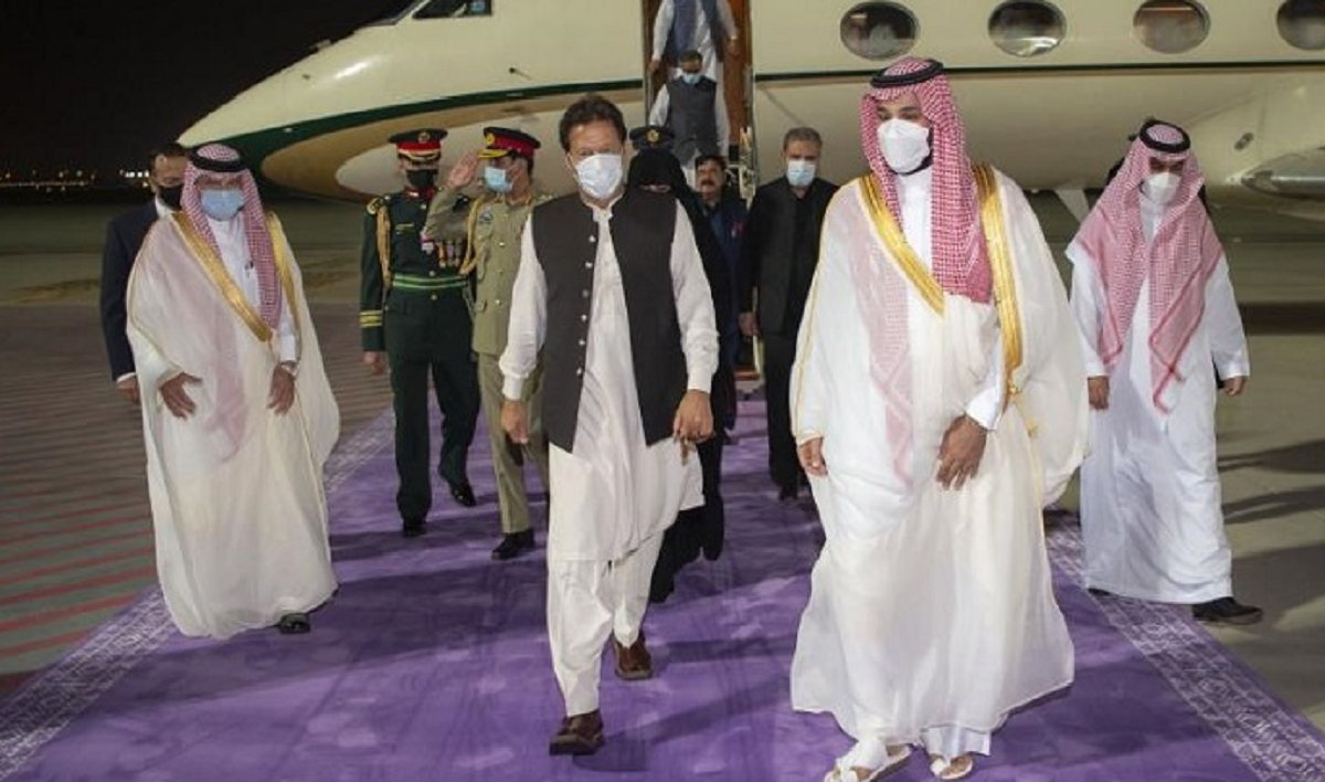 সম্পর্কের দূরত্ব কমানোর চেষ্টা সৌদি আরব ও পাকিস্তানের