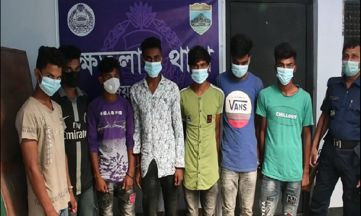 বখাটেদের অত্যাচার থেকে বাঁচতে স্কুলছাত্রীর আত্মহত্যা চেষ্টা