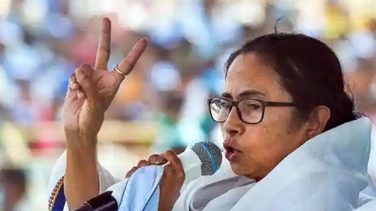 শপথ নিয়েই করোনা মোকাবেলায় সোচ্চার মমতা