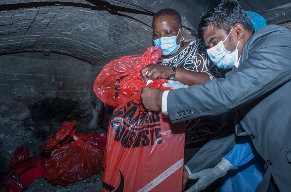 অ্যাস্ট্রাজেনেকার ২০ হাজার ডোজ মেয়াদোত্তীর্ণ টিকা ধ্বংস করলো মালাউ
