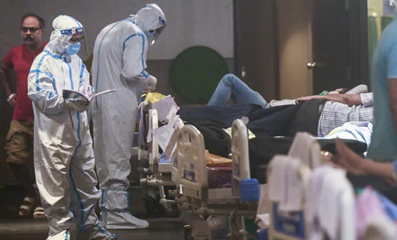 আবারও ভারতে করোনায় দৈনিক মৃত্যুর রেকর্ড ছাড়ালো আবারও ভারতে করোনায় দৈনিক মৃত্যুর রেকর্ড ছাড়ালো