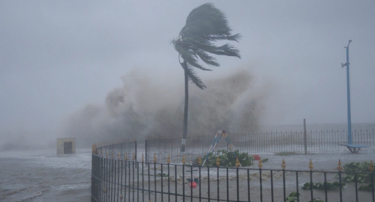 ঘূর্ণিঝড় ইয়াসে ভারতে অন্তত ৪ জনের প্রাণহানি