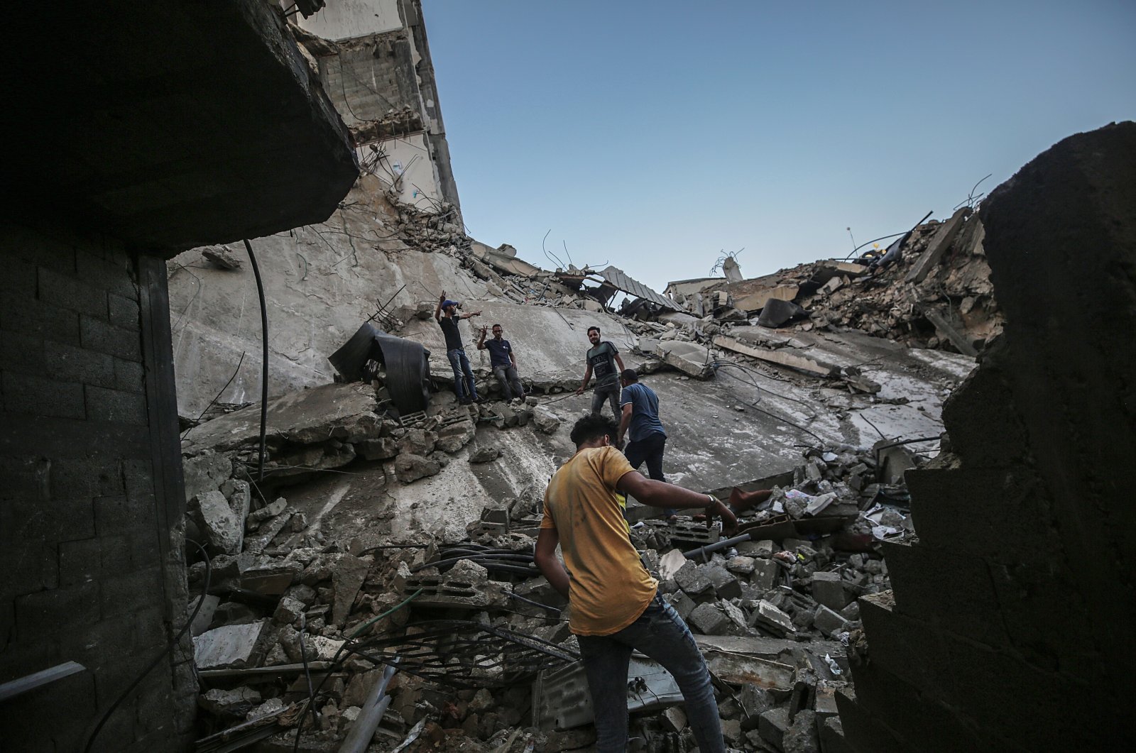 ফিলিস্তিন যুদ্ধবিরতিতে সম্মত, ইসরায়েল চায় যুদ্ধ