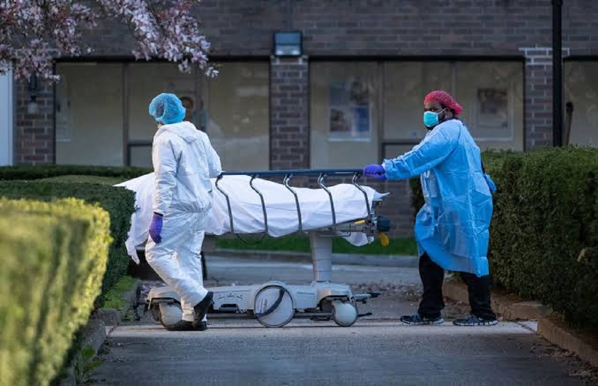 বিশ্বজুড়ে করোনায় আরও সাড়ে ৭ হাজার মানুষের মৃত্যু বিশ্বজুড়ে করোনায় মোট প্রাণহানি ছাড়িয়েছে ৩৪ লাখ ৪৪ হাজার