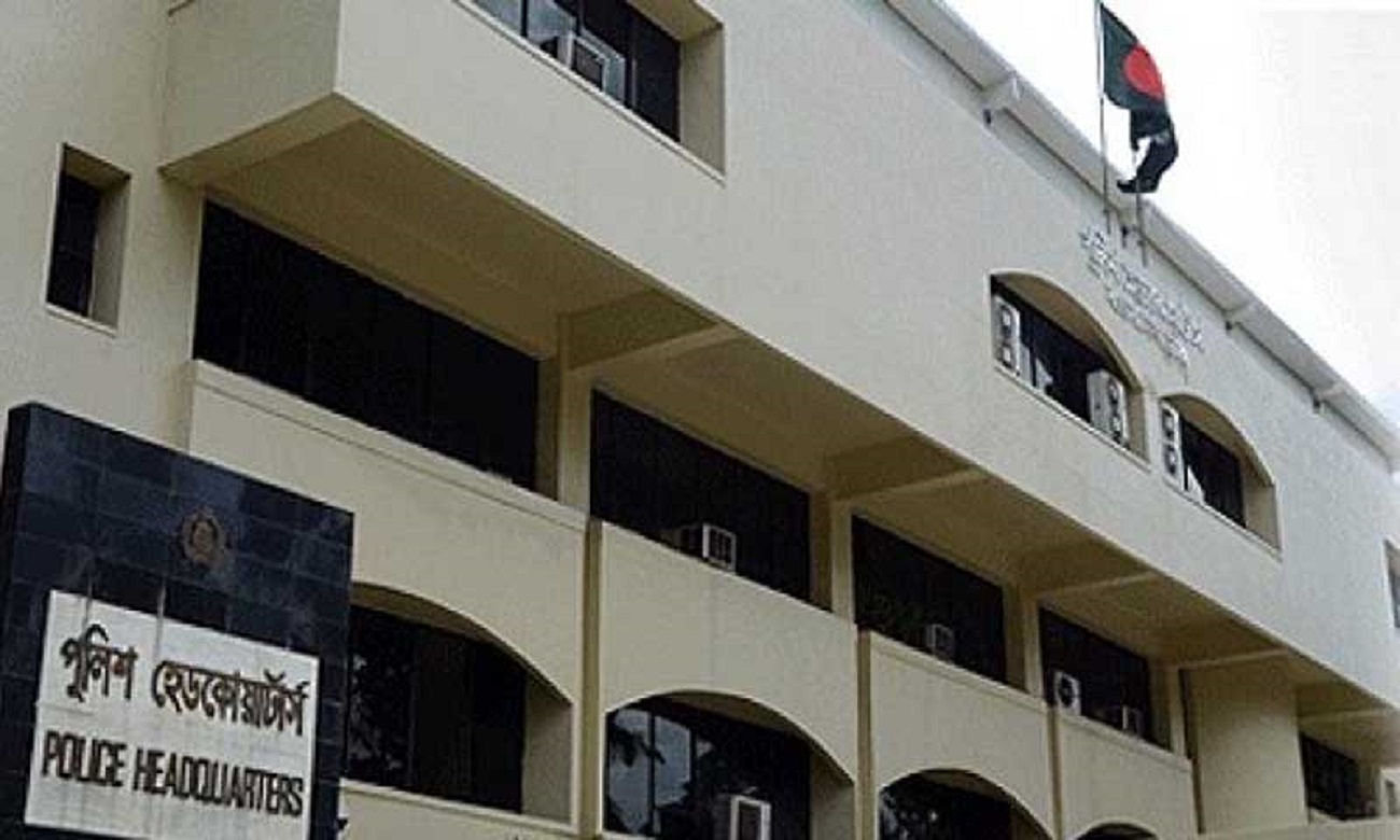 রিকশাচালকের ৬০০ টাকা কেড়ে নেয়ায় হাইওয়ে পুলিশের তিন সদস্য সাময়িক বরখাস্ত