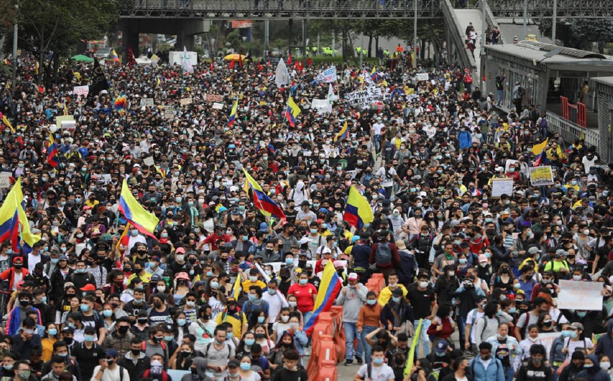 কর সংস্কারের জেরে বিক্ষোভে উত্তাল কলম্বিয়া