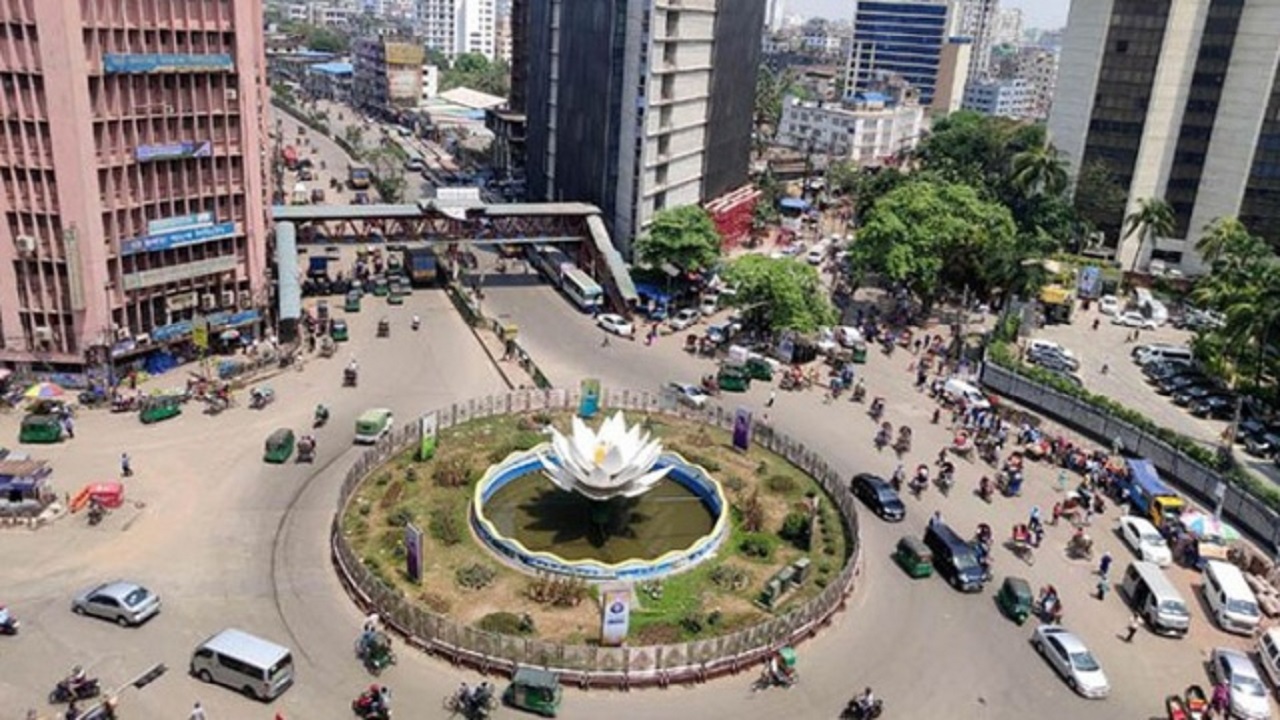 রাজধানীতে চলছে ঢিলেঢালা লকডাউন রাজধানীতে চলছে ঢিলেঢালা লকডাউন