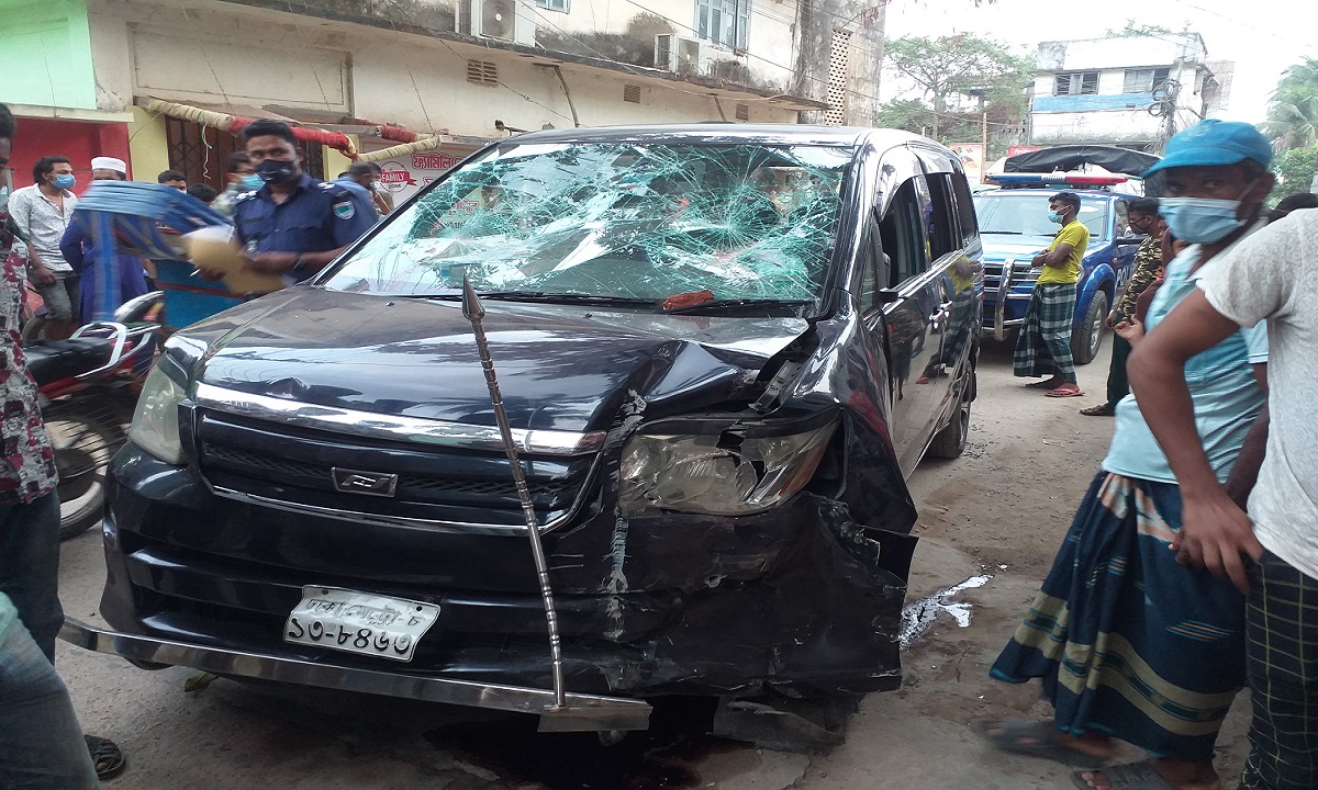 ঝিনাইদহে মাইক্রোবাস চাপায় একজন নিহত