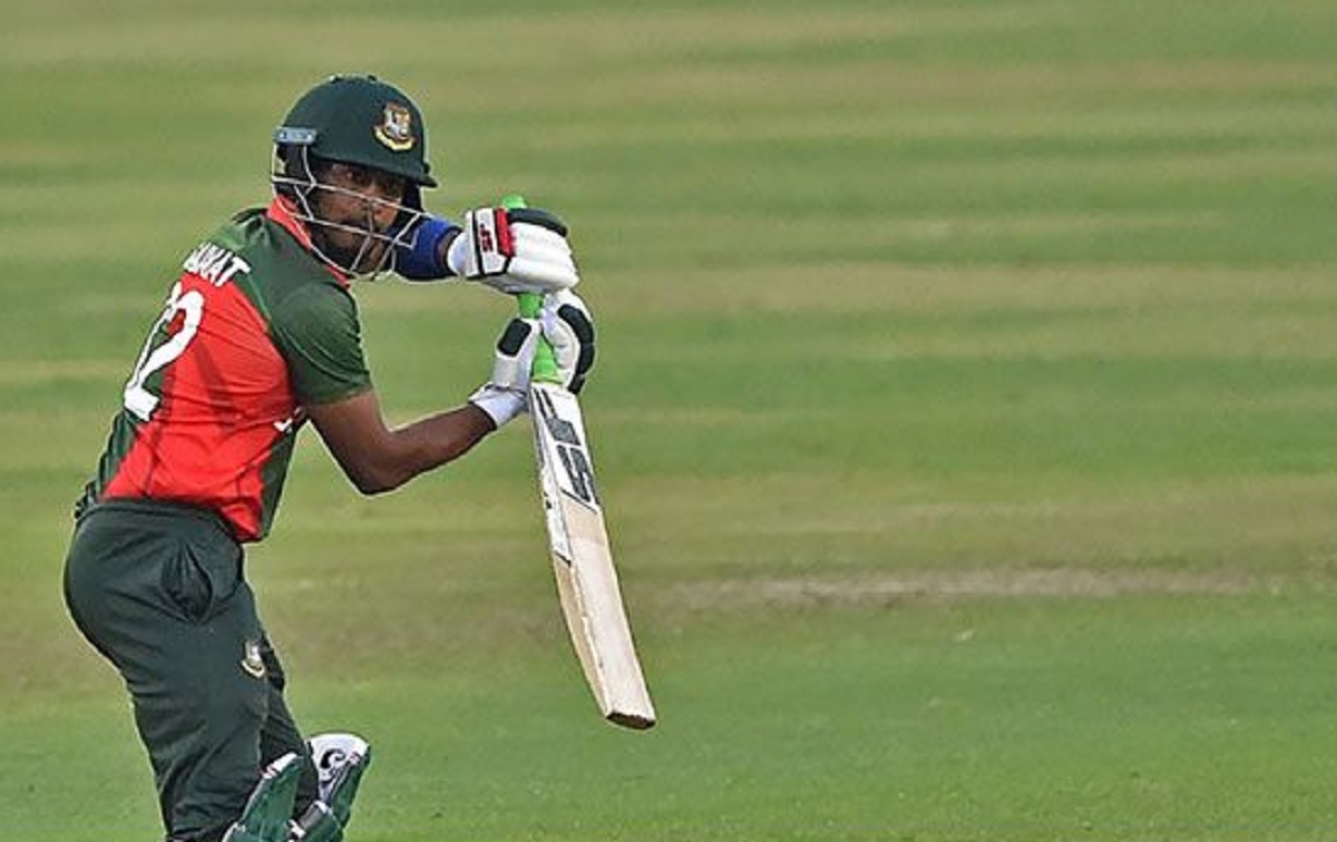 ফিরে গেলেন মোসাদ্দেকও