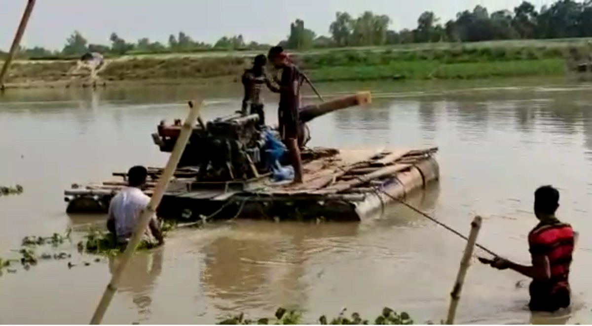 টাঙ্গাইলে ৭টি বাংলা ড্রেজার ধ্বংস