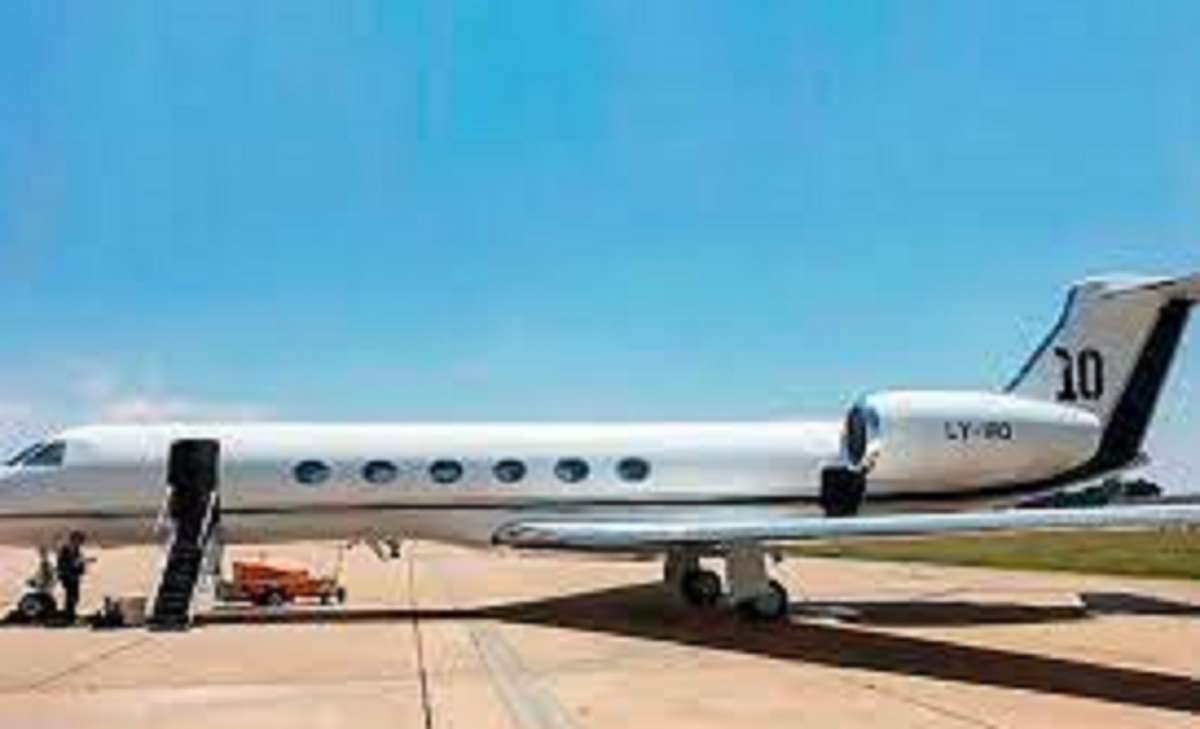 যা আছে মেসির বিলাসবহুল প্লেনে