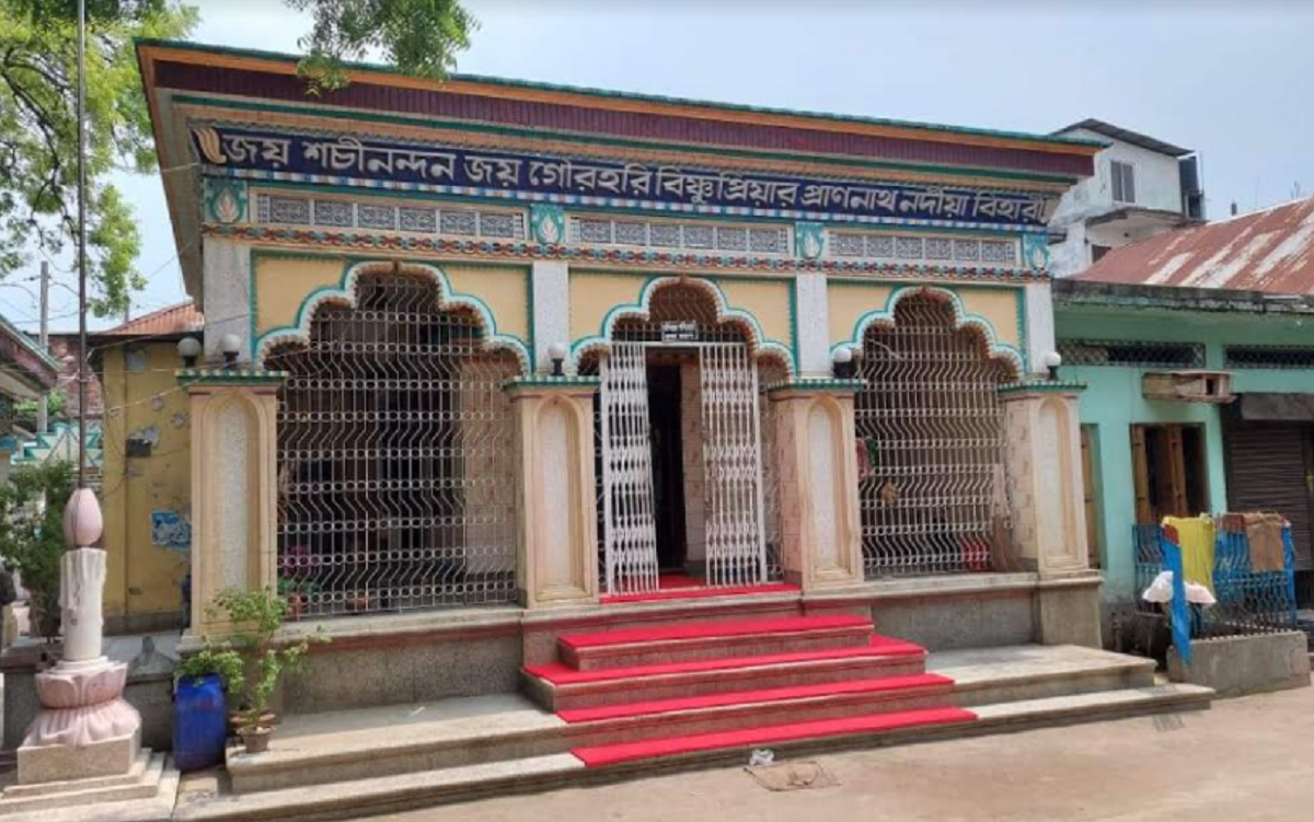 নরসিংদীতে মন্দিরের গ্রীল ভেঙ্গে ৩ ভরি স্বর্ণ ও ২০ ভরি রূপার অলংকার চুরি