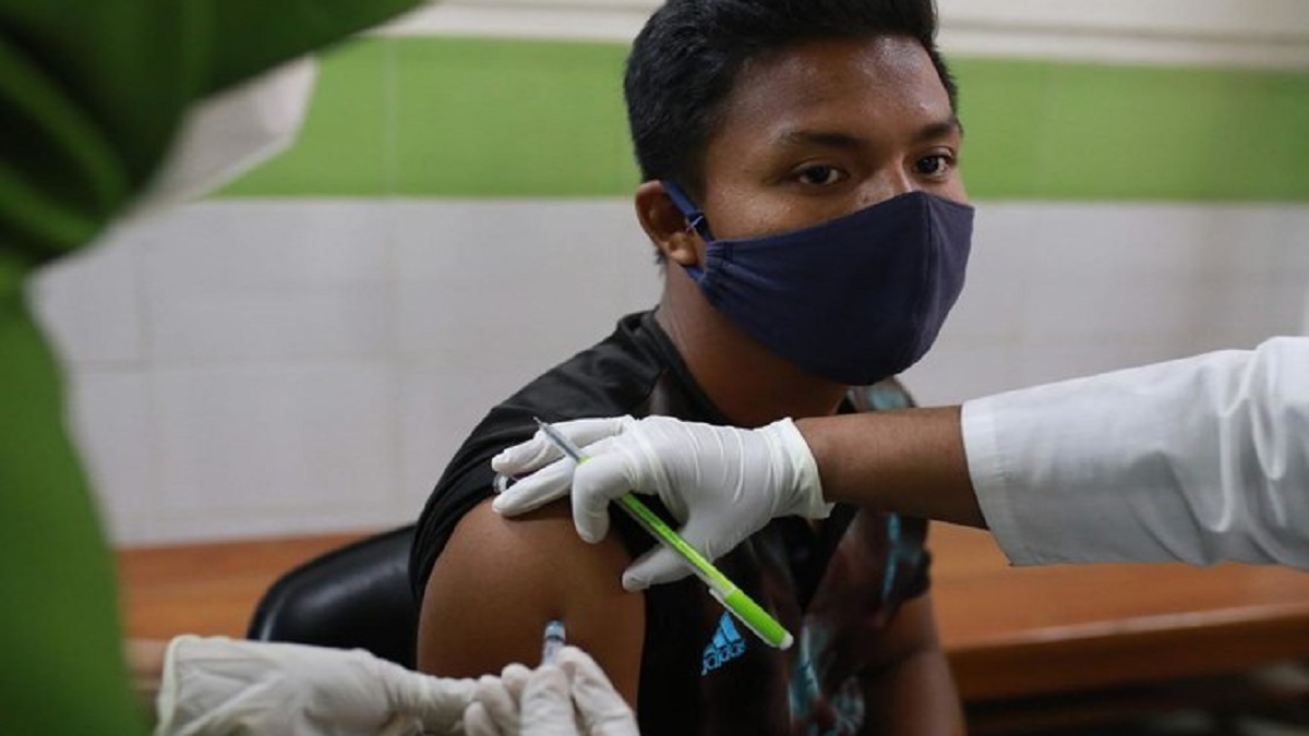 চট্টগ্রাম মেডিকেল ও ৪ বেসরকারি মেডিকেল কলেজের শিক্ষার্থীদের দেওয়া হবে ভ্যাকসিন