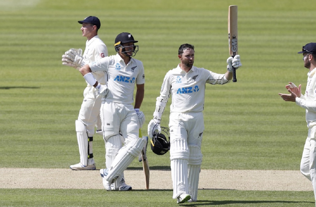 প্রথম ইনিংসে ৩৭৮ রানে অলআউট নিউজিল্যান্ড, দিন শেষে ইংল্যান্ড ১১১/২